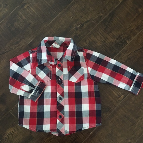 4/$20 - Old navy cotton button down shirt - Picture 1 of 1